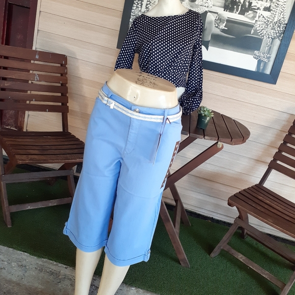 NWT Gloria Vanderbilt Skimmer Capri with Belt 18 - Picture 9 of 16